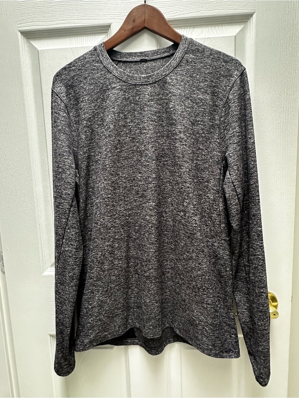 Lululemon Men’s Surge Warm Long Sleeve Gray Heathered Size M Run Hike Bike Base